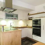 Gitti By Interhome